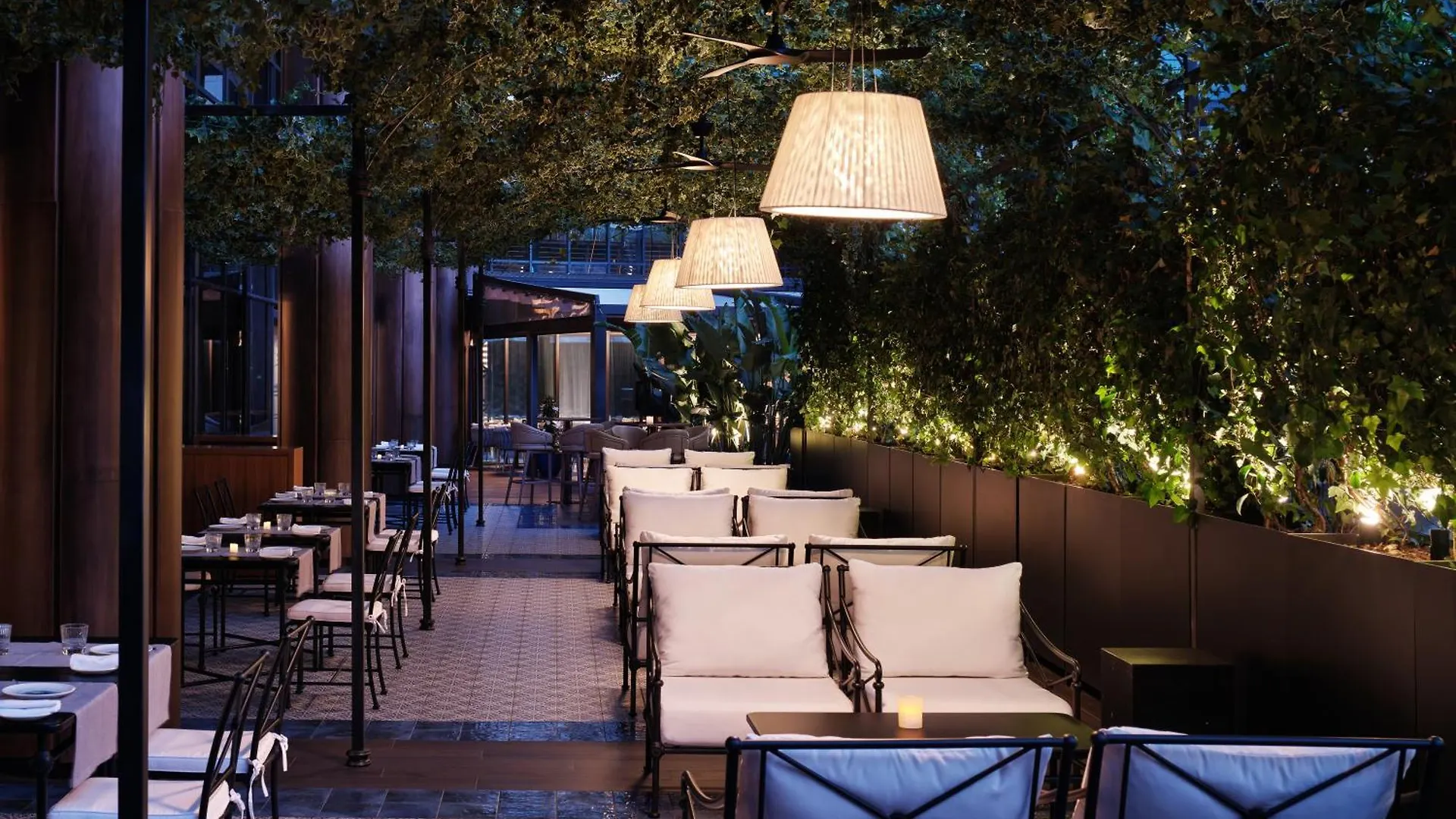 ***** Hotel Sofitel Barcelona Skipper Spain
